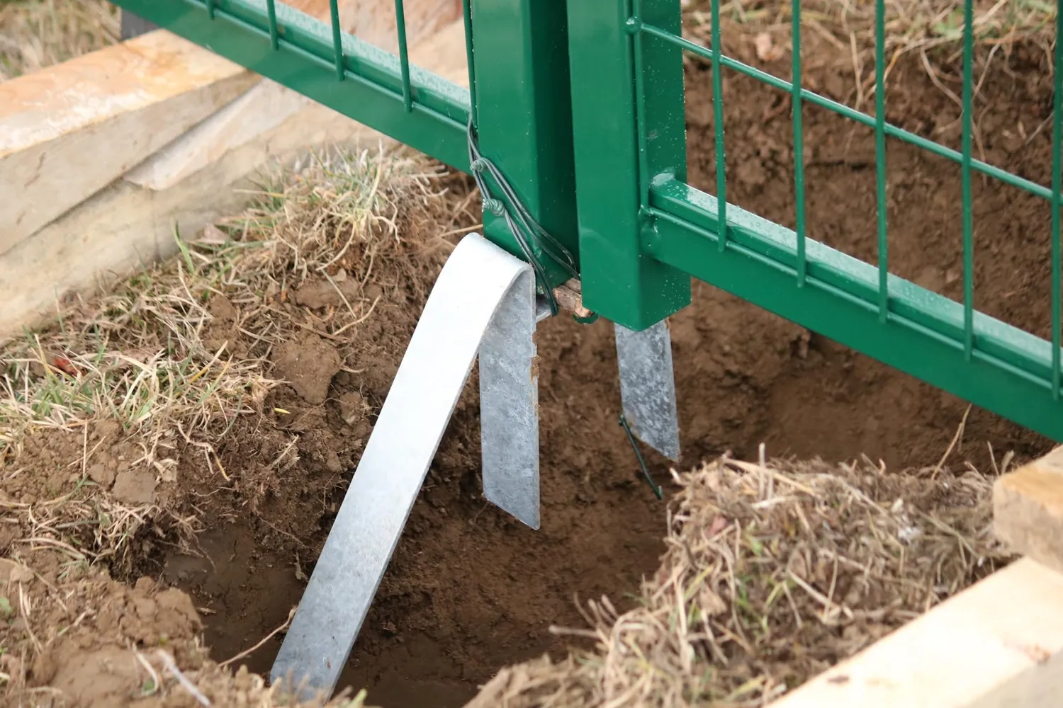 Fenceshop Arresto a Terra Rinforzato 25x26 cm da Cementare