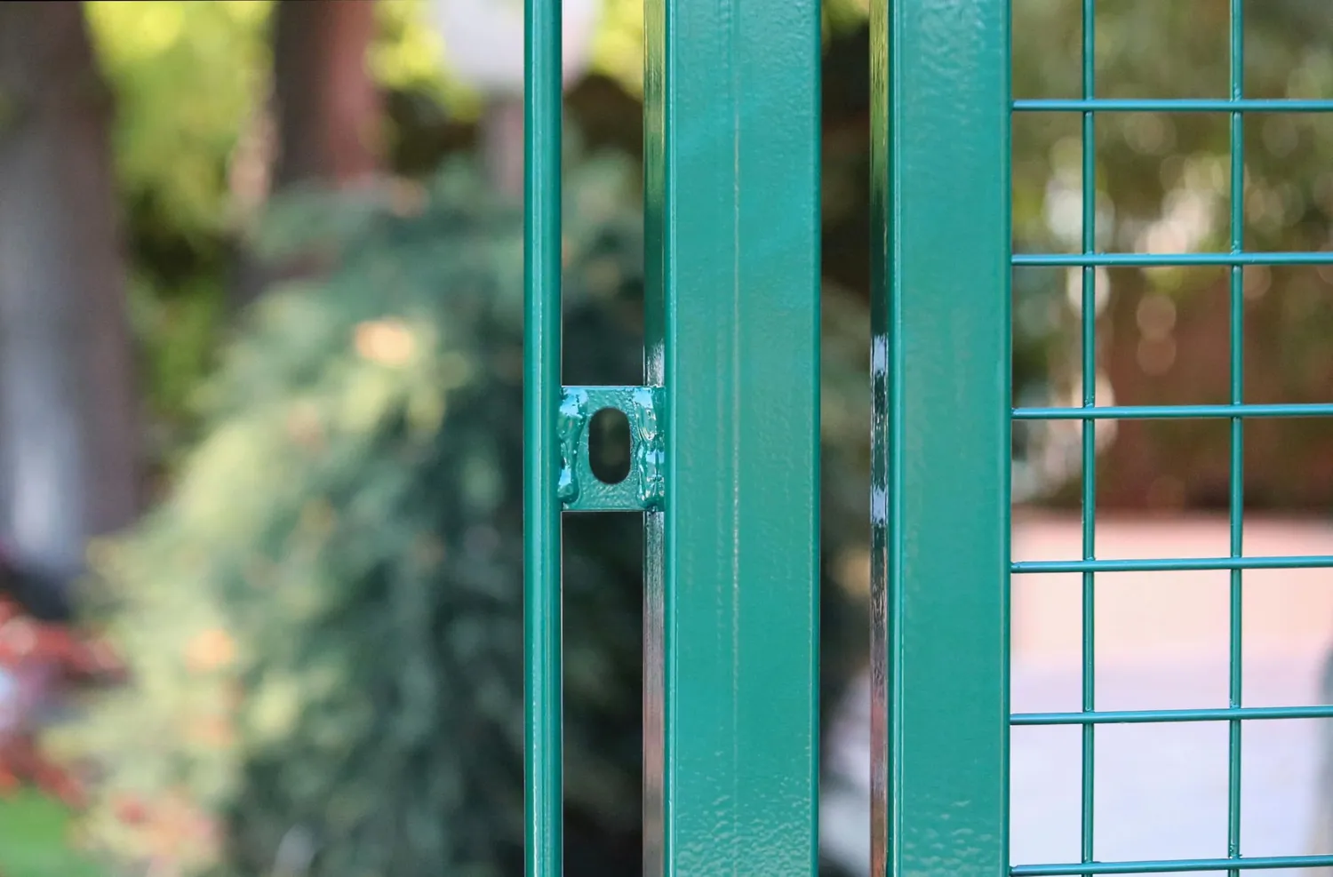 Fenceshop.eu Staffa 40x30 mm ferro grezzo con asola 20x12 mm