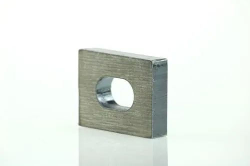 Fenceshop.eu Staffa 40x30 mm ferro grezzo con asola 20x12 mm